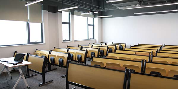 课室
